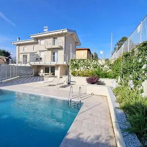 Claudia With Private Pool Colico