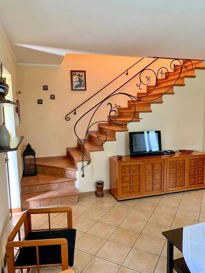 Holiday home Comfortable Villa With Private Garden - Colico Center Italy